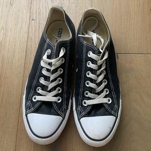 Low Top Black Converse